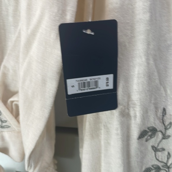 Lucky brand top, brand new, never worn - Picture 2 of 4